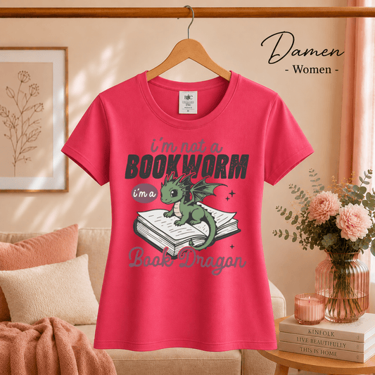 Buch Drache T-Shirt – Niedlicher Drache auf Buch mit tollem Spruch - StyleOne