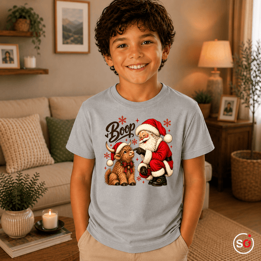 Kinder T-Shirt mit Weihnachtsmann & Hochlandrind 'Boop' | Süßes Weihnachtsmotiv - StyleOne