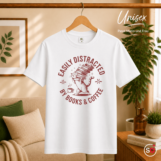 T-Shirt mit Katze und Bücherstapel | Easily Distracted by Books & Coffee Spruch - StyleOne