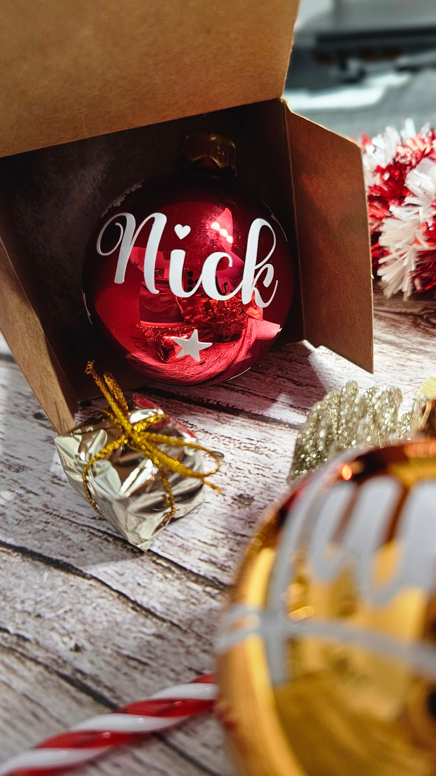 Personalisierte Weihnachtskugeln 4er-Set – Farb-Set wählbar, 9 Motive, 3 Schriften | Christbaumkugeln mit Wunschname