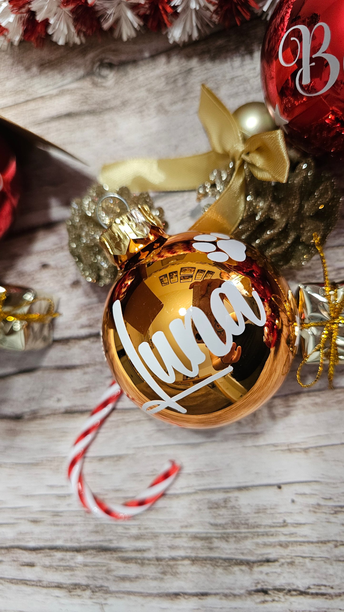 Personalisierte Weihnachtskugeln 4er-Set – Farb-Set wählbar, 9 Motive, 3 Schriften | Christbaumkugeln mit Wunschname