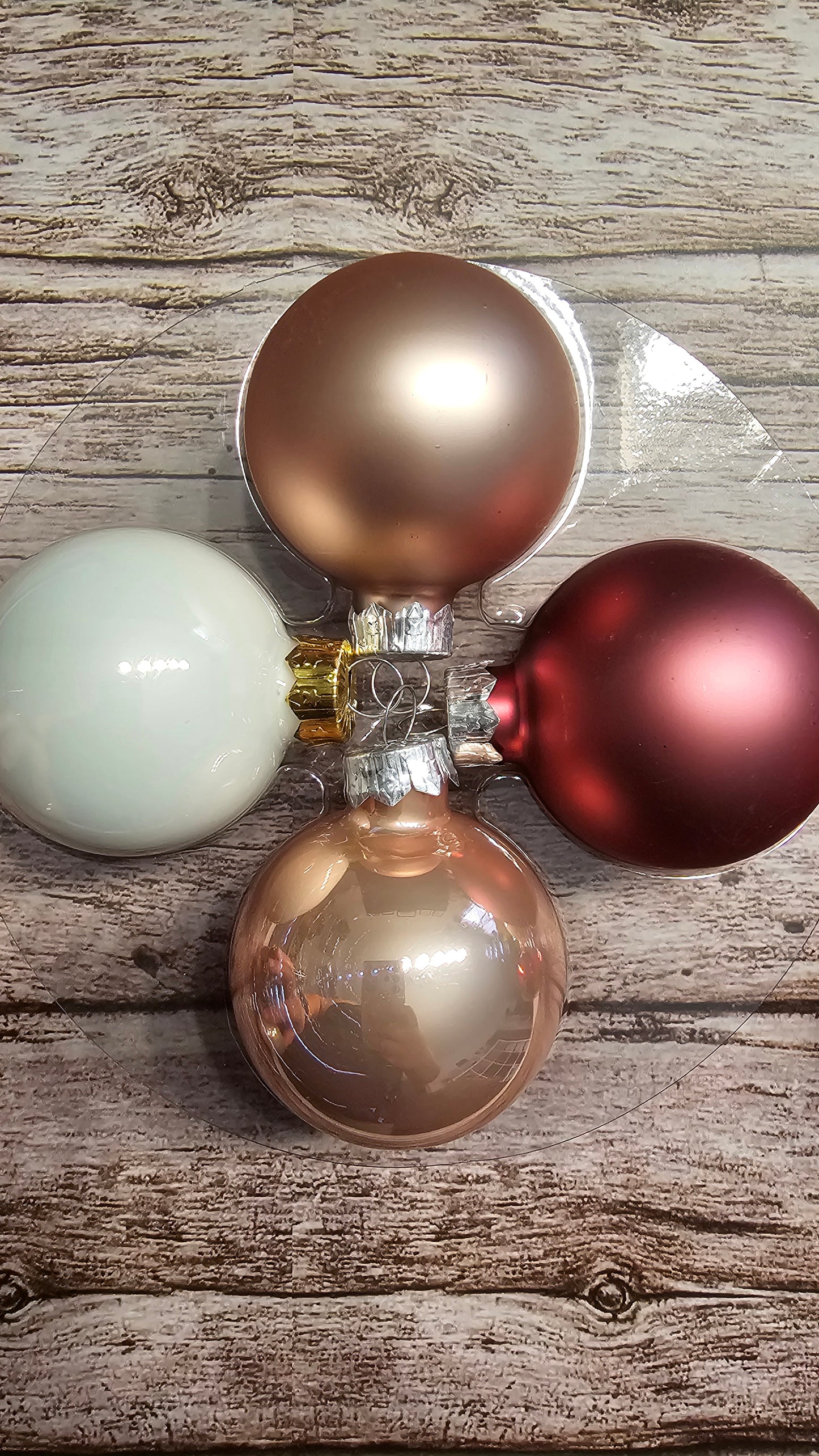 Personalisierte Weihnachtskugeln 4er-Set – Farb-Set wählbar, 9 Motive, 3 Schriften | Christbaumkugeln mit Wunschname