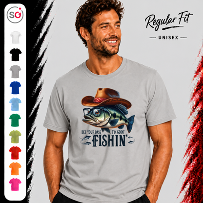 Vorschau – "Bet Your Bass I'm Goin' Fishin'" T-Shirt | Witziges Angler-Motiv mit Barsch und Cowboyhut
