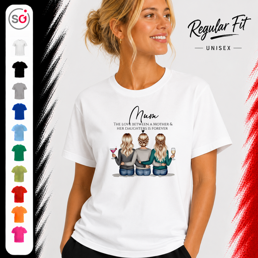 Vorschau – Mutter & zwei Töchter T-Shirt mit emotionaler Illustration und 'Love is Forever' Spruch
