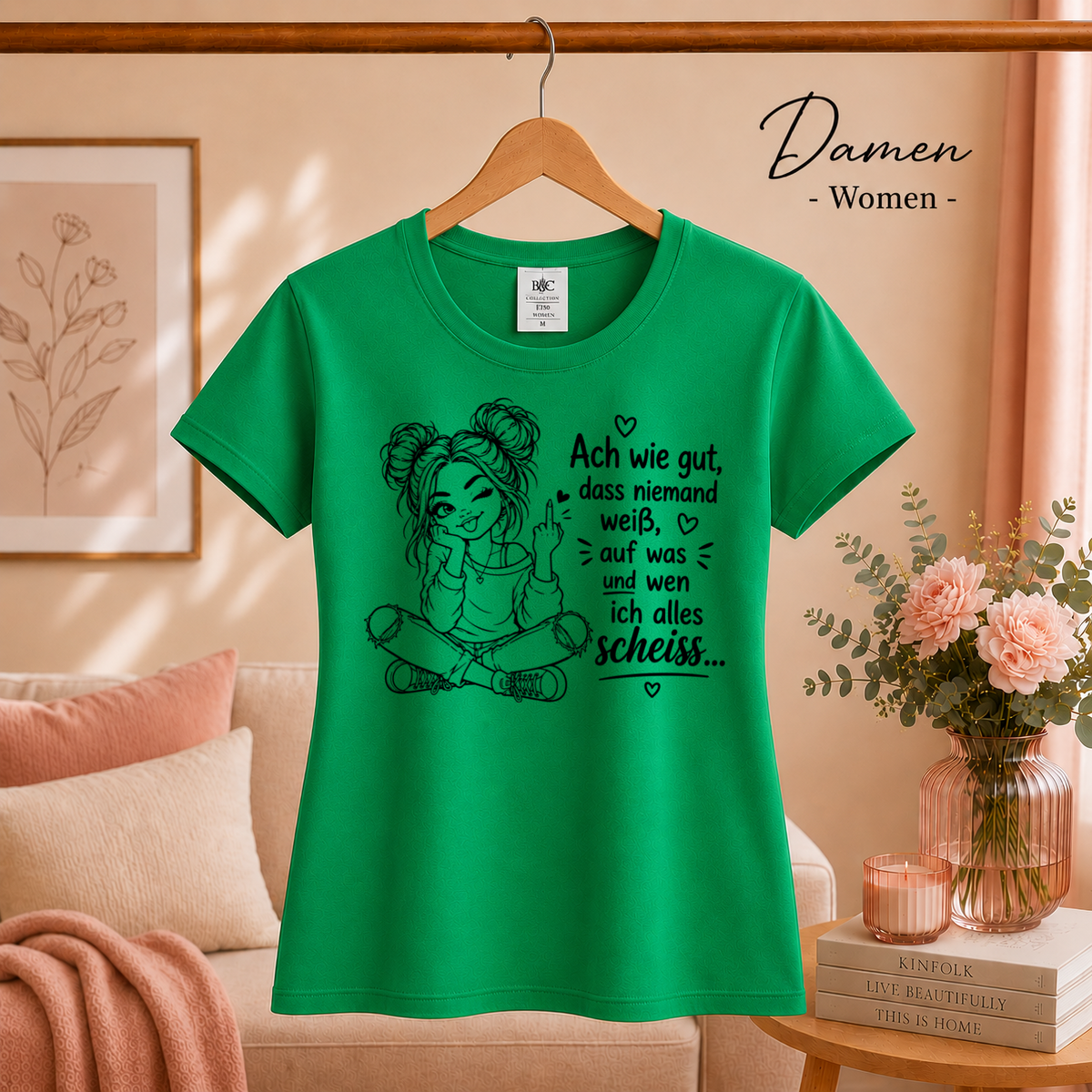 Damen KellyGrün – Statement T-Shirt „Auf was und wen ich alles scheiss…“ mit frecher Comic-Figur
