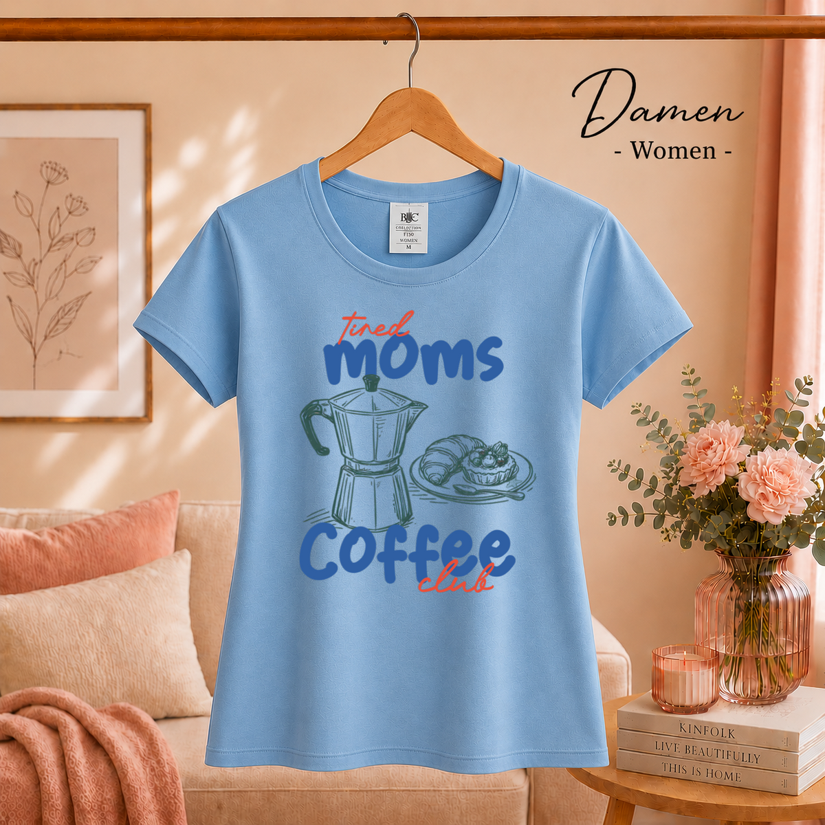 Damen SkyBlau – Statement-Shirt "Tired Moms Coffee Club" mit Kaffeekannen-Motiv und Croissant