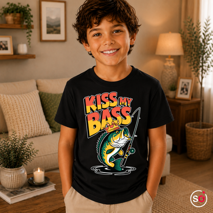 Kinder Schwarz – Kinder T-Shirt 'Kiss My Bass' | Lustiges Angel-Barsch Motiv mit Krone