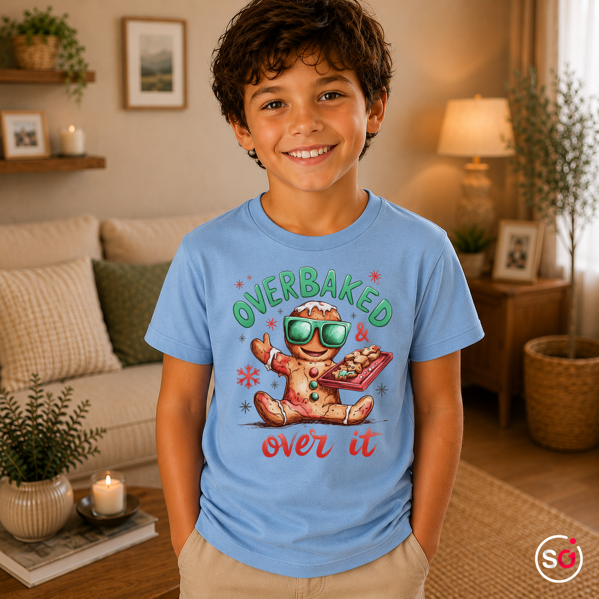 Kinder SkyBlau – Kinder T-Shirt mit coolem Lebkuchenmann | "Overbaked & over it" Weihnachts-Spruch