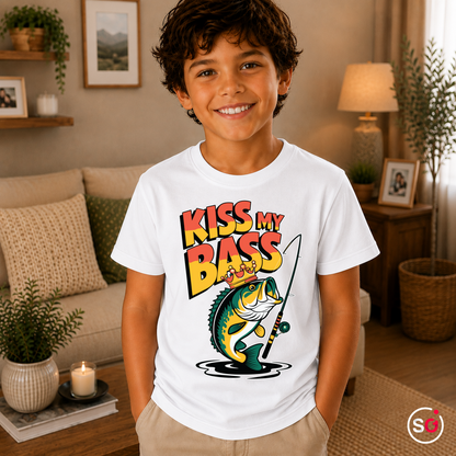 Kinder Weiß – Kinder T-Shirt 'Kiss My Bass' | Lustiges Angel-Barsch Motiv mit Krone