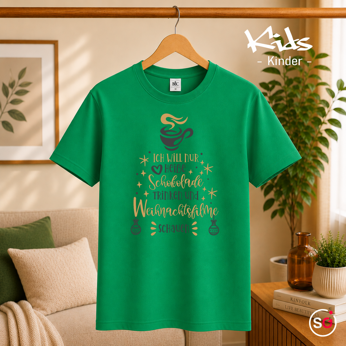 Kinder KellyGrün – Kinder T-Shirt Weihnachten: Heiße Schokolade & Weihnachtsfilme Spruch