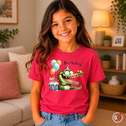 Kinder Fuchsia – Lustiges Geburtstags-Krokodil T-Shirt für Kinder mit Kuchen & Ballons