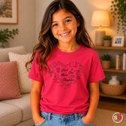 Kinder Fuchsia – Kinder T-Shirt mit „Just One More Chapter“ Spruch und Bücher-Herz Motiv für Leseratten