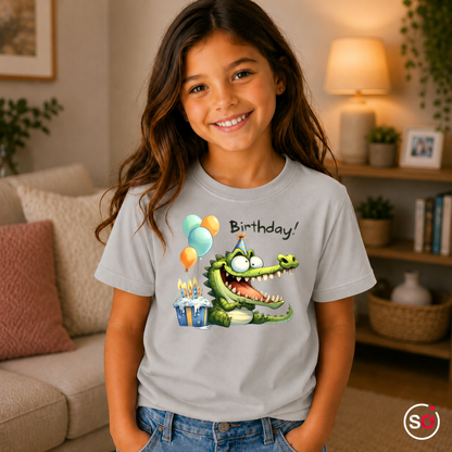 Kinder Grau – Lustiges Geburtstags-Krokodil T-Shirt für Kinder mit Kuchen & Ballons