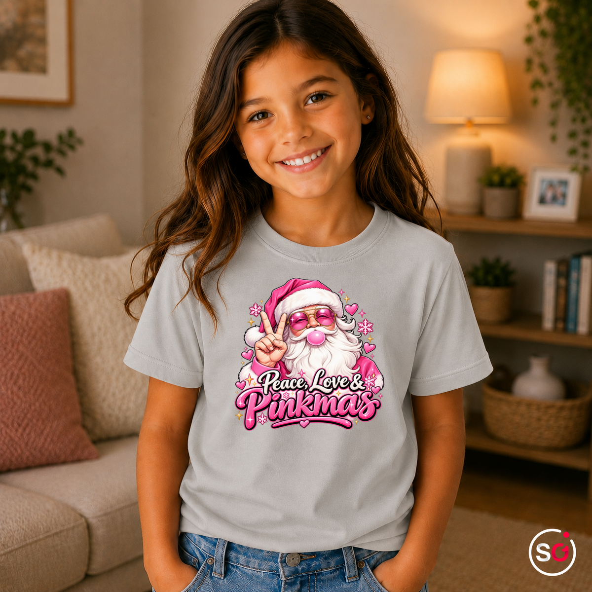 Kinder Grau – Kinder T-Shirt mit Pinkmas Weihnachtsmann Motiv | Peace, Love & Pinkmas