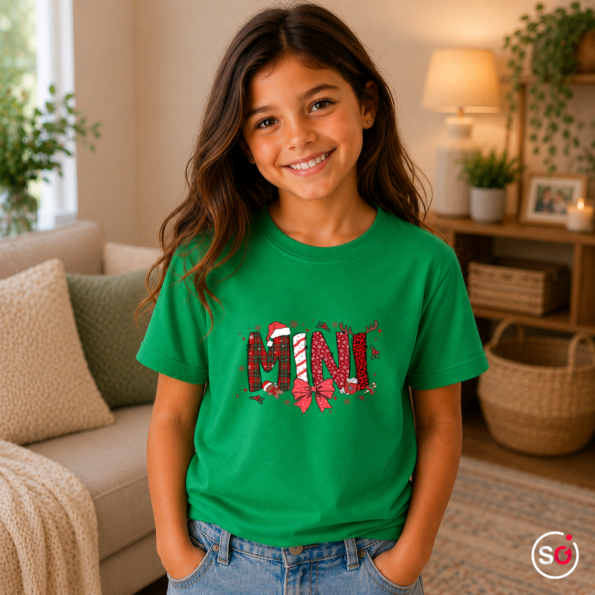 Kinder KellyGrün – Kinder Weihnachts-T-Shirt 'MINI' mit Zuckerstange, Rentier & Karo-Muster