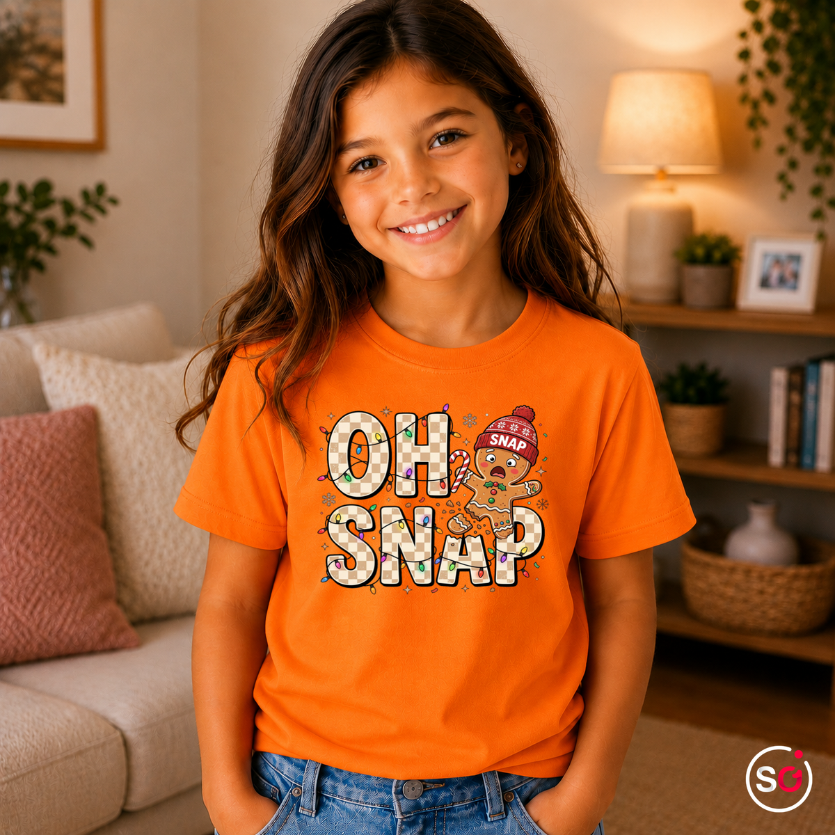 Kinder Orange – Kinder T-Shirt 'Oh Snap' mit lustigem Lebkuchenmann | Weihnachtliches Design mit Lichterkette
