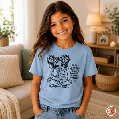 Kinder SkyBlau – Kinder T-Shirt mit frechem Mädchen-Motiv & Spruch 'Ich bin wie ich bin'
