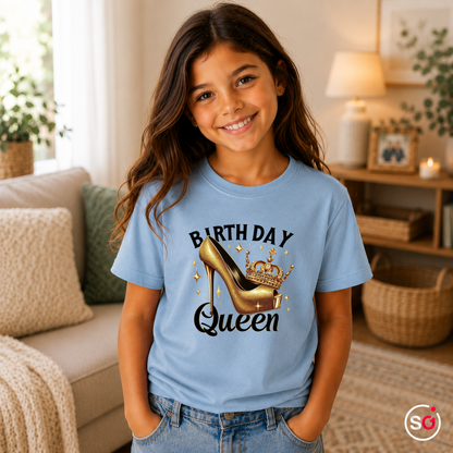 Kinder SkyBlau – Kinder T-Shirt 'Birthday Queen' mit goldenem High Heel & Krone