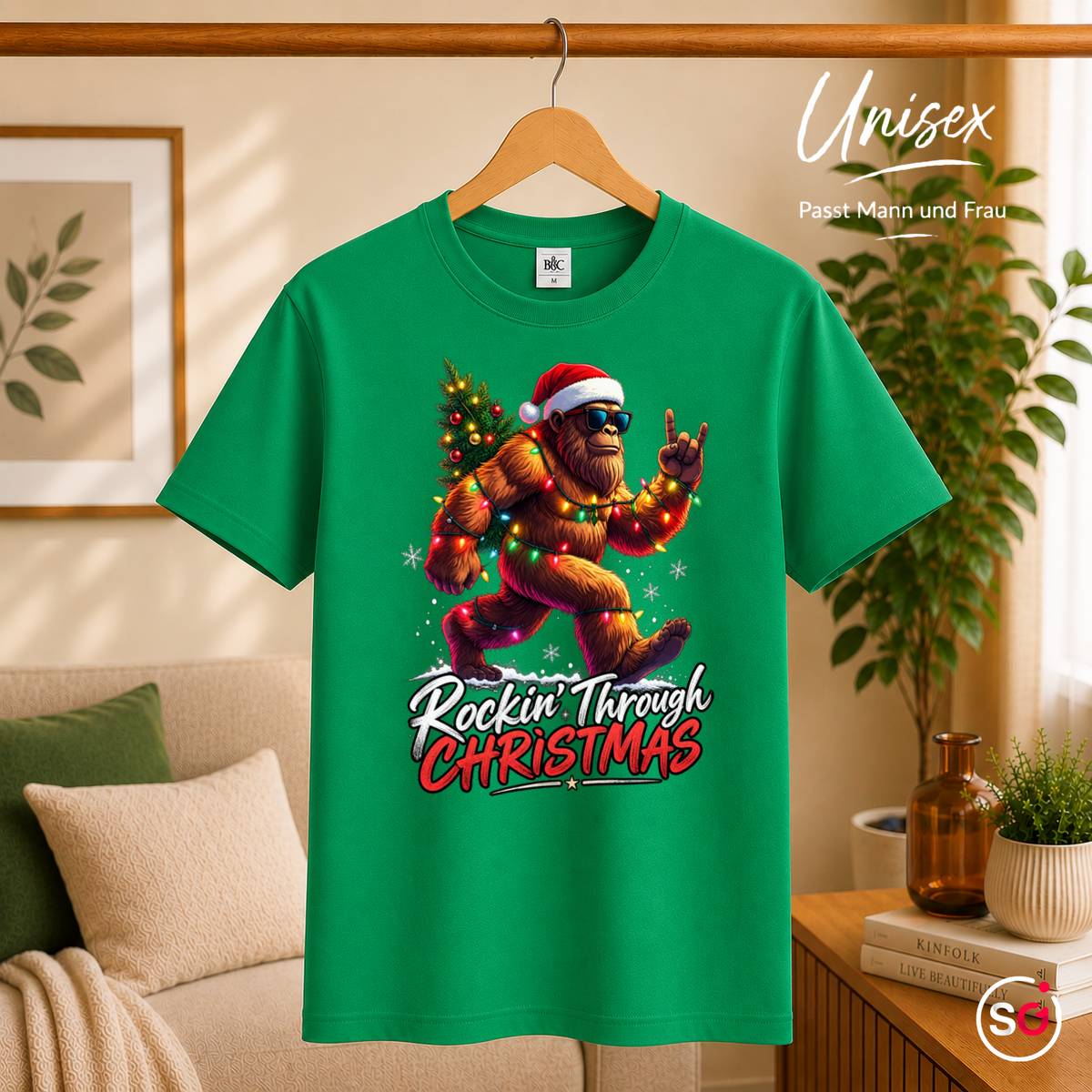 Unisex KellyGrün – Rockin' Bigfoot Weihnachts-T-Shirt mit Lichterkette und Tannenbaum