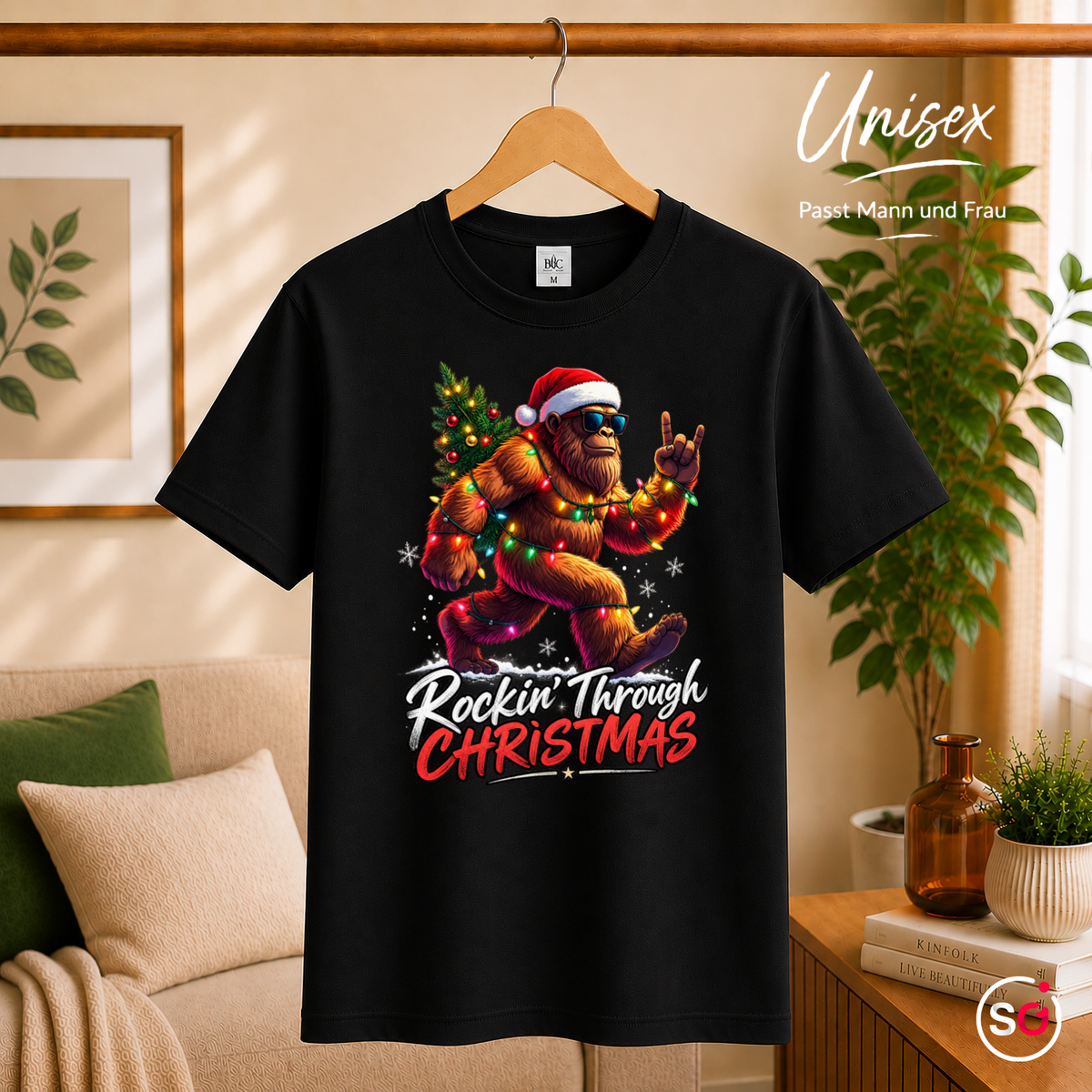 Unisex Schwarz – Rockin' Bigfoot Weihnachts-T-Shirt mit Lichterkette und Tannenbaum