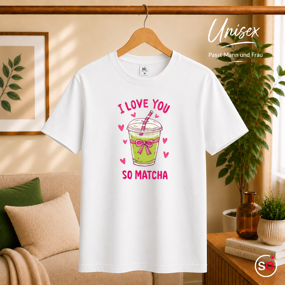 Unisex Weiß – T-Shirt mit „I Love You So Matcha“ Spruch | Süßes Matcha Tee Wortspiel Design mit Herzen