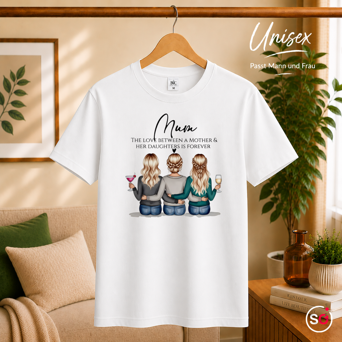Unisex Weiß – Mutter & zwei Töchter T-Shirt mit emotionaler Illustration und 'Love is Forever' Spruch