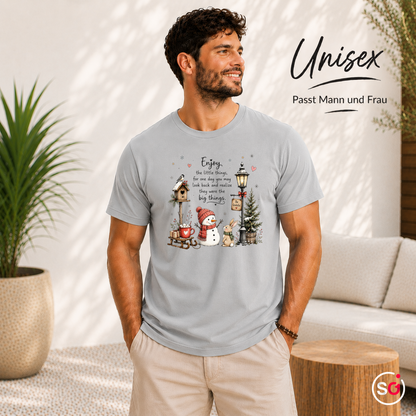 Unisex Grau – T-Shirt 'Enjoy the little things' mit Aquarell-Schneemann und Winter-Szene