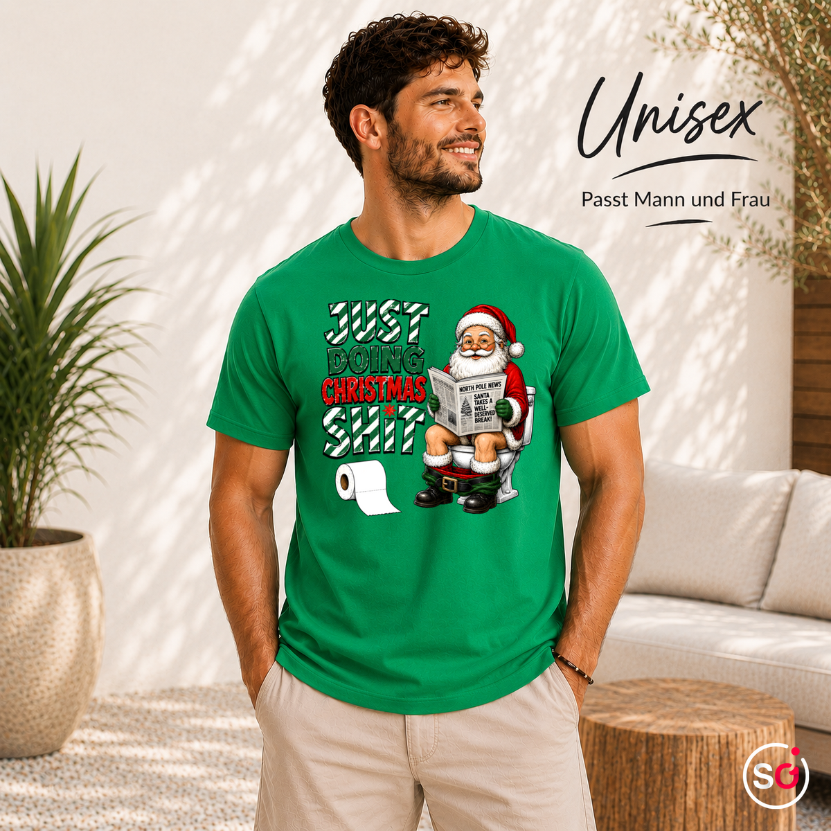 Unisex KellyGrün – T-Shirt „Just Doing Christmas Shit“ mit Weihnachtsmann auf der Toilette