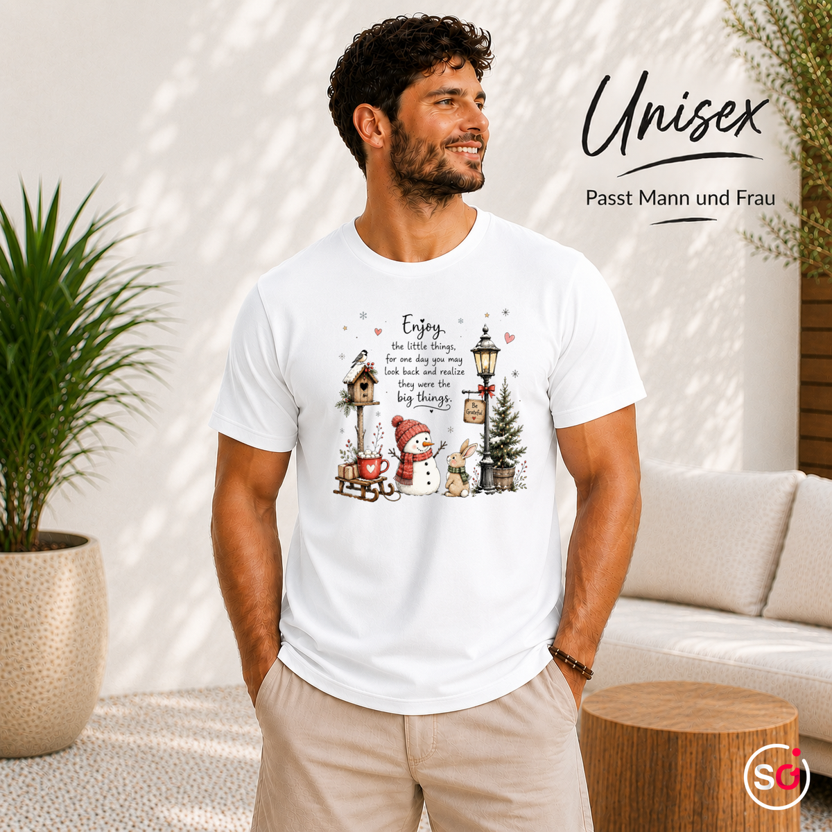 Unisex Weiß – T-Shirt 'Enjoy the little things' mit Aquarell-Schneemann und Winter-Szene