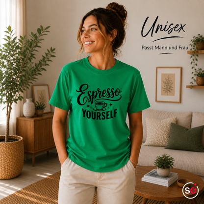 Unisex KellyGrün – T-Shirt mit Spruch "Espresso Yourself" | Witziges Wortspiel-Design für Kaffeeliebhaber