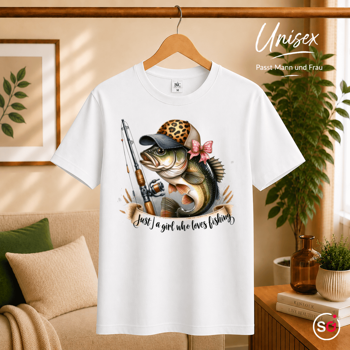 Just a Girl Who Loves Fishing T-Shirt | Barsch mit Leo-Cap & pinker Schleife - StyleOne