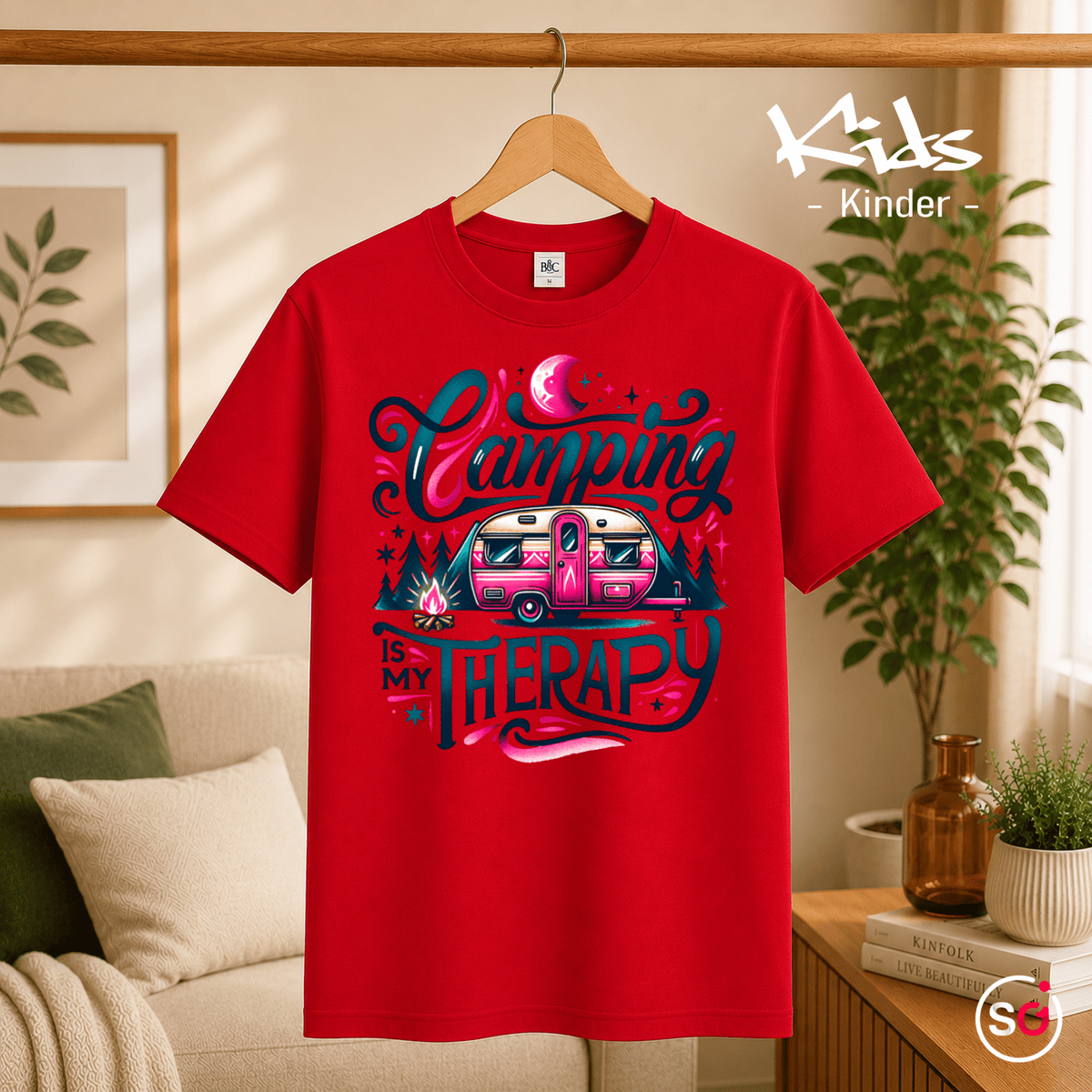 Kinder T-Shirt 'Camping is my Therapy' | Bunter Retro-Camper im Wald - StyleOne