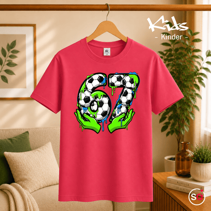 Kinder T-Shirt | Fußball Zahl 67 im coolen Schleim- & Graffiti-Look - StyleOne