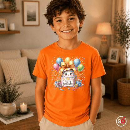 Kinder T-Shirt 'Happy Birthday' mit niedlichem Monster in Geschenkbox und bunten Ballons - StyleOne