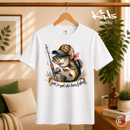 Kinder T-Shirt 'Just a girl who loves fishing' | Süßer Angler-Fisch mit Leo-Cap & Schleife - StyleOne