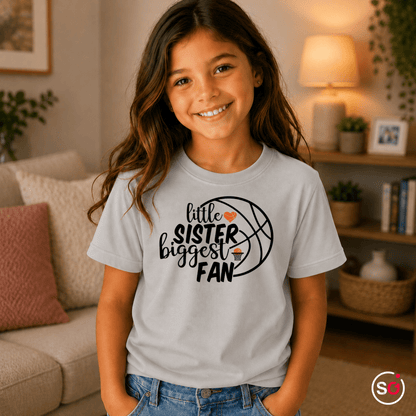 Kinder T-Shirt mit Basketball-Spruch 'little SISTER biggest FAN' - StyleOne