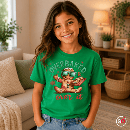 Kinder T-Shirt mit coolem Lebkuchenmann | "Overbaked & over it" Weihnachts-Spruch - StyleOne