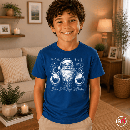 Kinder T-Shirt mit magischem Weihnachtsmann & Spruch 'Believe In The Magic Of Christmas' - StyleOne