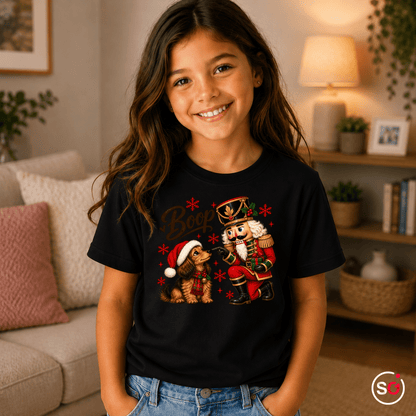 Kinder T-Shirt mit Nussknacker und Hund 'Boop' Motiv – Weihnachtliches Design - StyleOne
