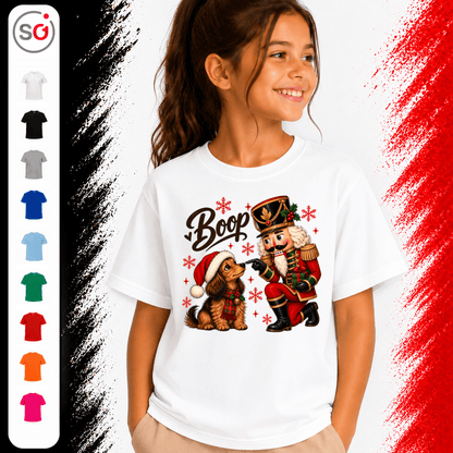 Kinder T-Shirt mit Nussknacker und Hund 'Boop' Motiv – Weihnachtliches Design - StyleOne