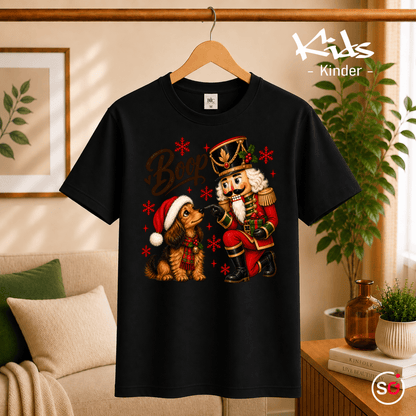 Kinder T-Shirt mit Nussknacker und Hund 'Boop' Motiv – Weihnachtliches Design - StyleOne
