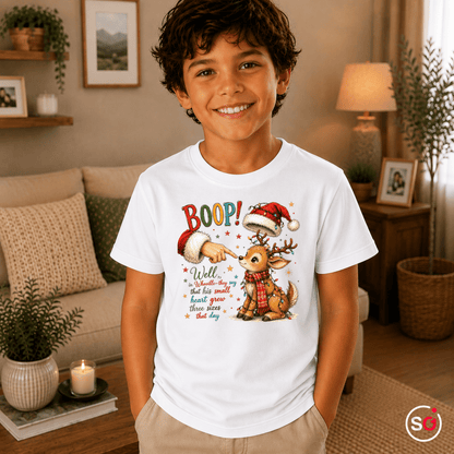 Kinder T-Shirt mit süßem Weihnachts-Rentier und Santa 'Boop' Motiv - StyleOne