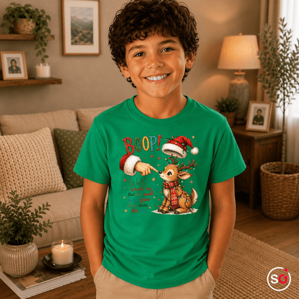 Kinder T-Shirt mit süßem Weihnachts-Rentier und Santa 'Boop' Motiv - StyleOne