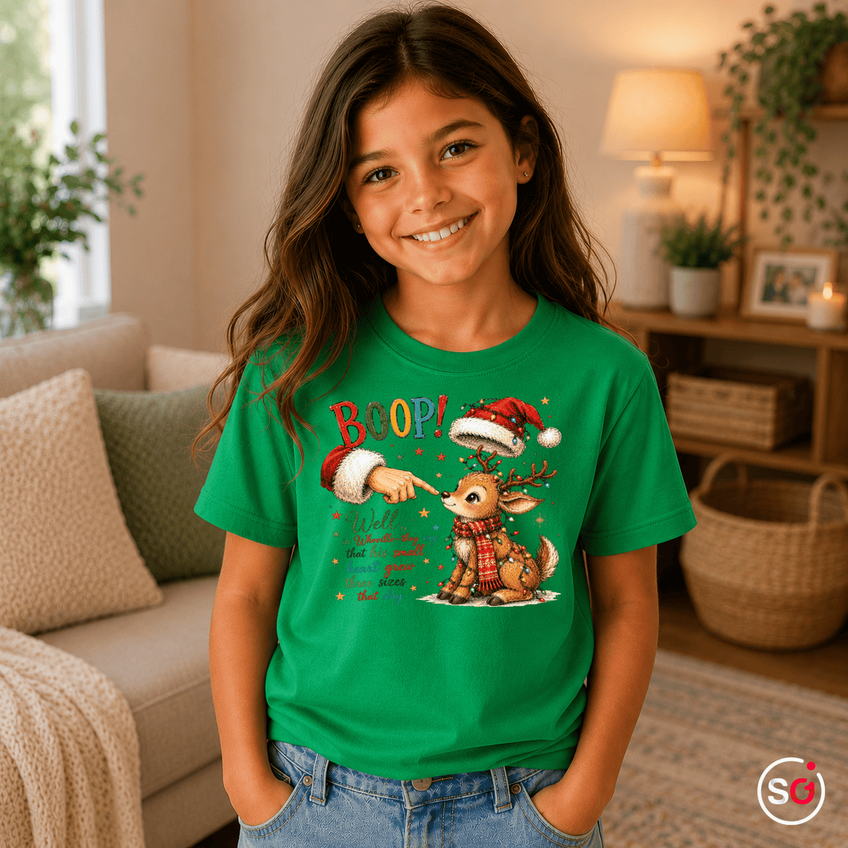 Kinder T-Shirt mit süßem Weihnachts-Rentier und Santa 'Boop' Motiv - StyleOne
