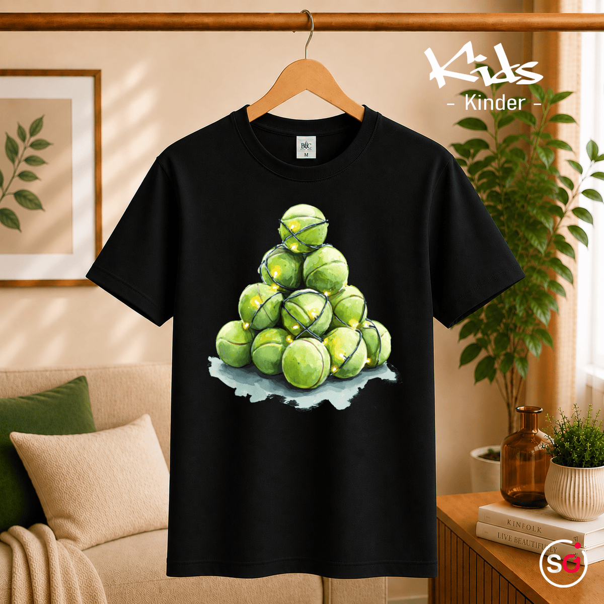 Kinder T-Shirt mit Tennisball-Weihnachtsbaum & Lichterkette - StyleOne