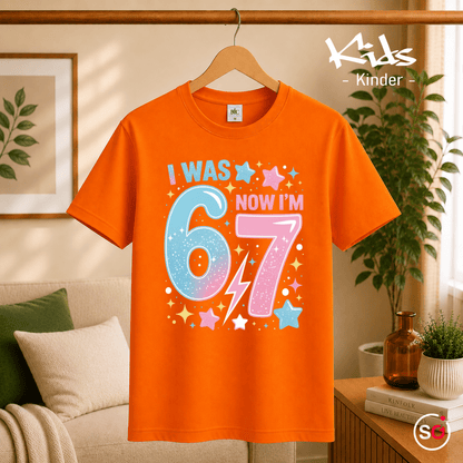 Kinder T-Shirt zum 7. Geburtstag | I Was 6 Now I'm 7 | Design mit Sternen & Blitz - StyleOne