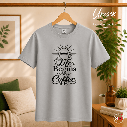 Life Begins After Coffee T-Shirt | Design mit Kaffeetasse und typografischem Spruch - StyleOne
