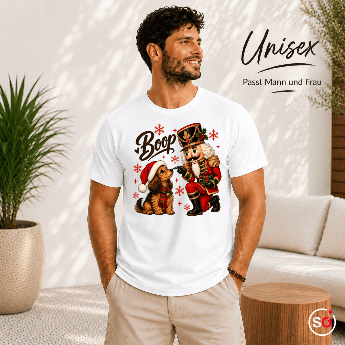 Nussknacker 'Boop' T-Shirt mit süßem Dackel – Weihnachtliches Design mit Schneeflocken - StyleOne