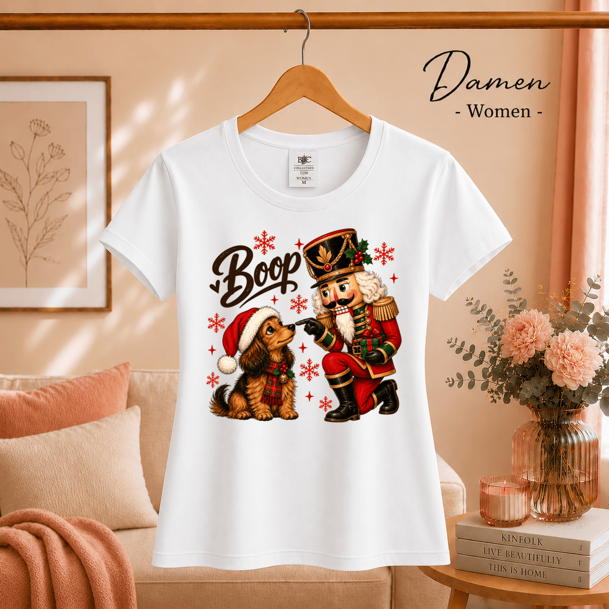 Nussknacker 'Boop' T-Shirt mit süßem Dackel – Weihnachtliches Design mit Schneeflocken - StyleOne