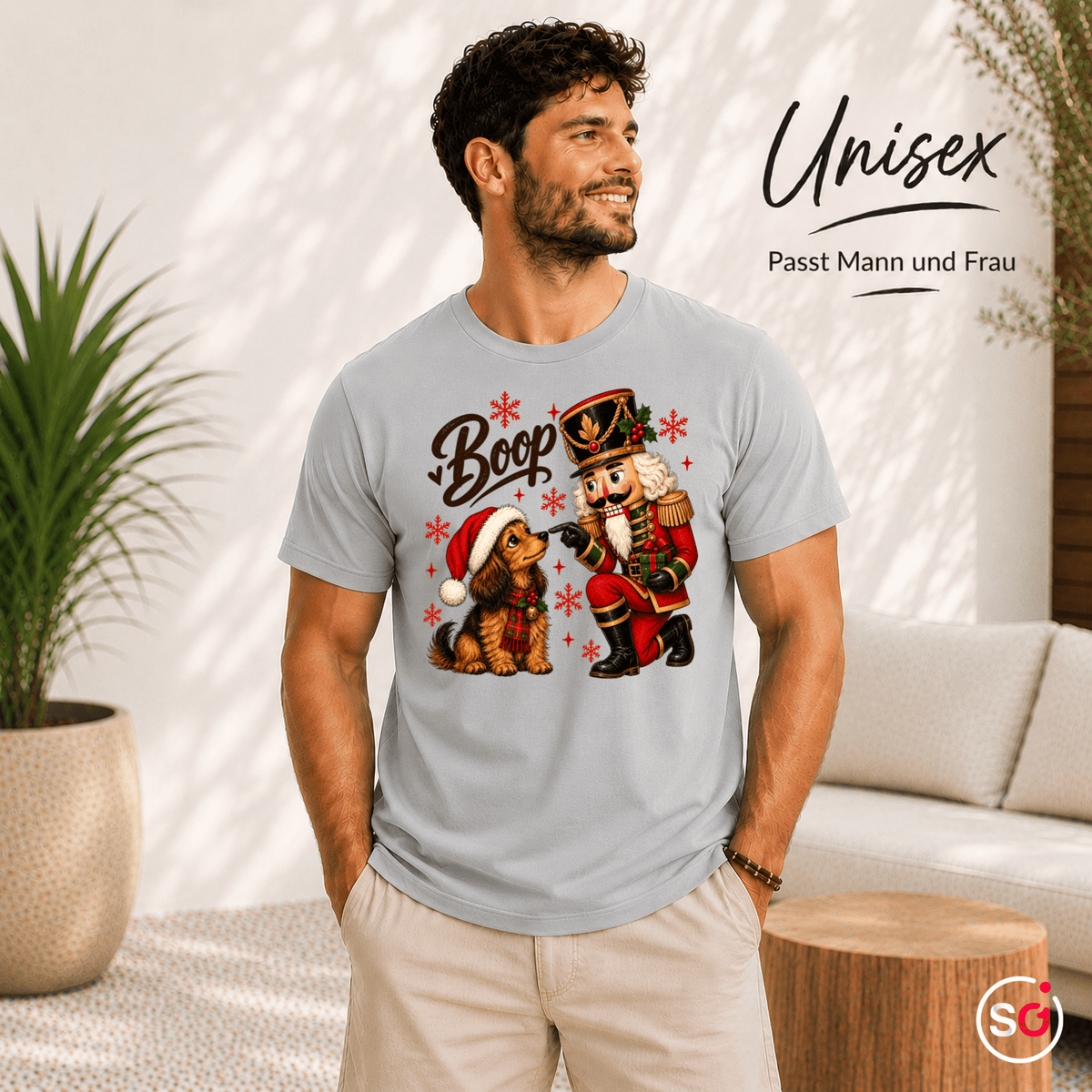 Nussknacker 'Boop' T-Shirt mit süßem Dackel – Weihnachtliches Design mit Schneeflocken - StyleOne